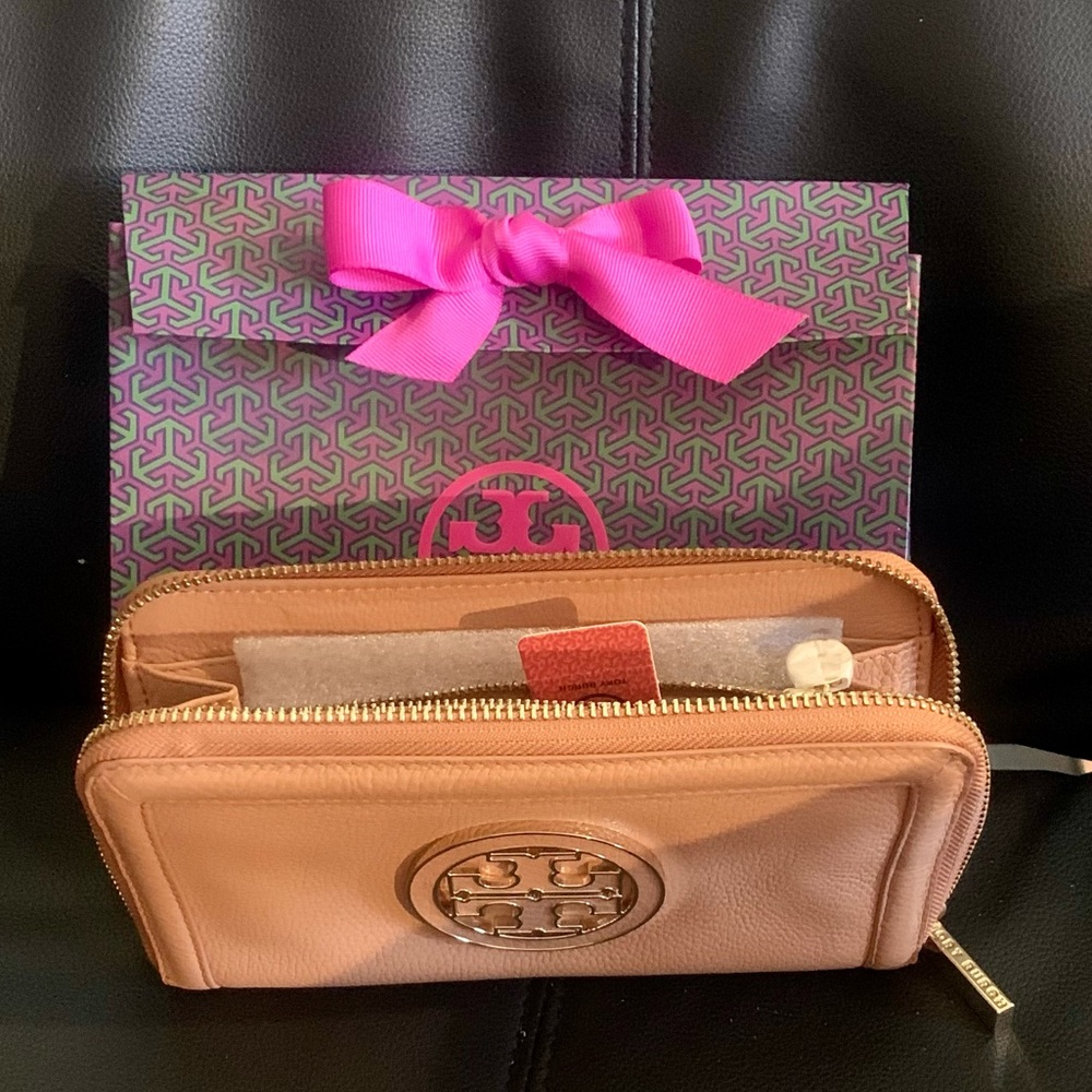 Tory Burch Wallet - Picture 2 of 5